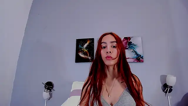 Estrella Duran online show from May 23, 12:15 pm