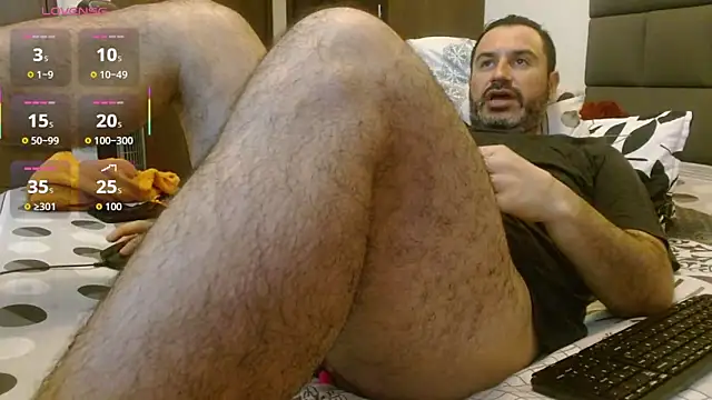 Snapshot of rodrher81 chatting on October 29, 3:38 am rodrher81 online show from October 29, 3:38 am