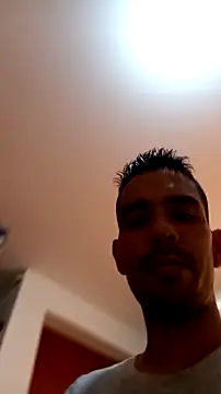 JohanyLatino online show from April 1, 4:37 pm