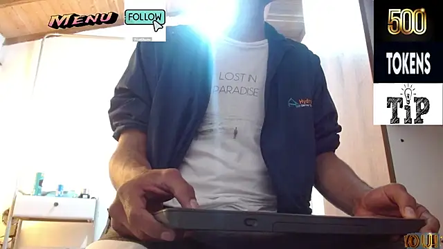 JohanyLatino online show from March 26, 8:29 pm