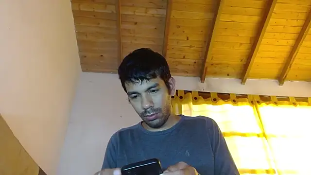 JohanyLatino online show from June 11, 10:29 pm