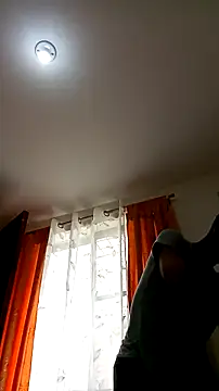 JohanyLatino online show from April 4, 3:40 pm