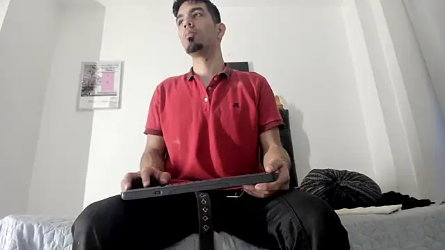 JohanyLatino online show from March 11, 11:12 am