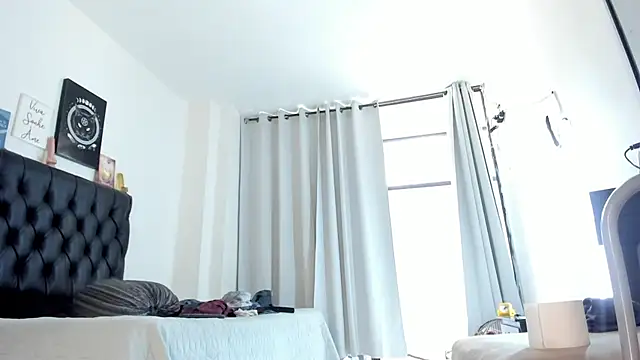 JohanyLatino online show from March 2, 6:13 pm