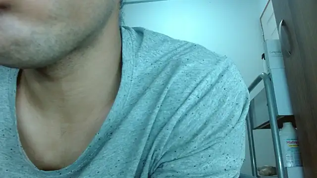 JohanyLatino online show from June 25, 5:12 am