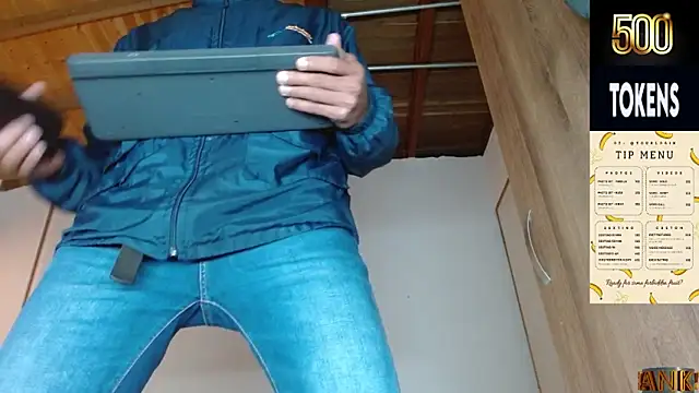 JohanyLatino online show from April 14, 6:57 pm