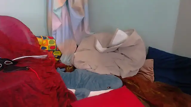 EverlyRays online show from December 15, 5:30 pm