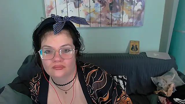 Snapshot of EverlyRays chatting on October 2, 12:41 pm EverlyRays online show from October 2, 12:41 pm