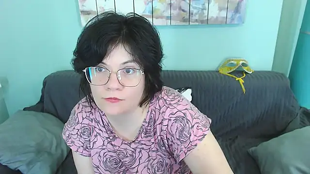 Snapshot of EverlyRays chatting on February 20, 10:37 am EverlyRays online show from February 20, 10:37 am