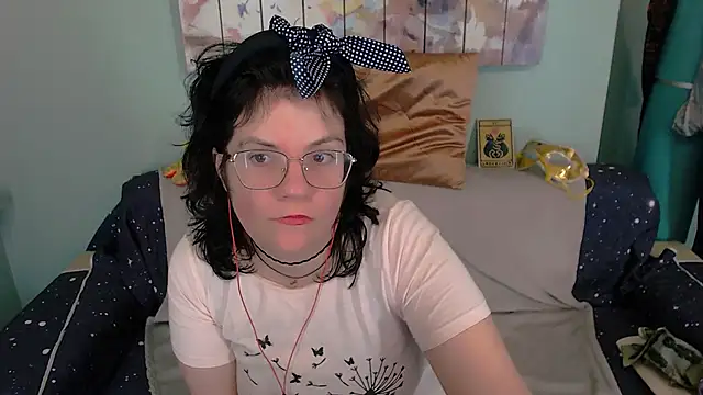 Snapshot of EverlyRays chatting on October 20, 7:58 pm EverlyRays online show from October 20, 7:58 pm