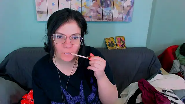 EverlyRays online show from March 30, 6:04 am