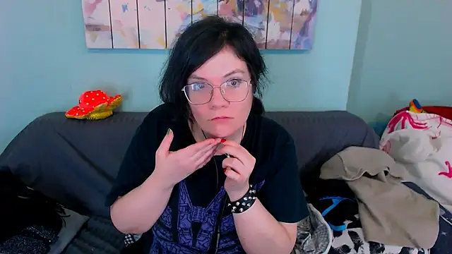 EverlyRays online show from April 3, 3:13 am