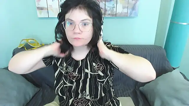 Snapshot of EverlyRays chatting on March 7, 5:18 am EverlyRays online show from March 7, 5:18 am