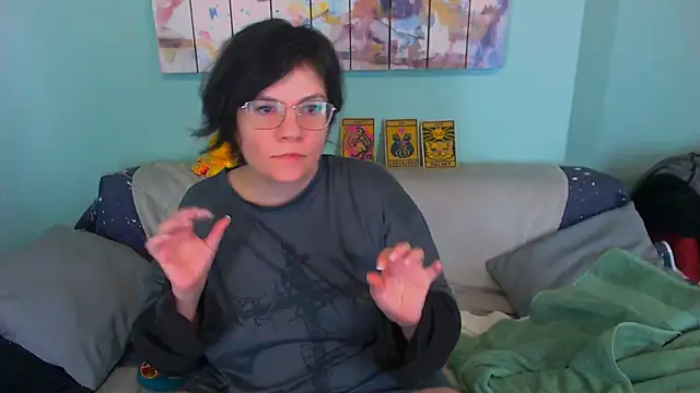 EverlyRays online show from February 12, 6:57 am