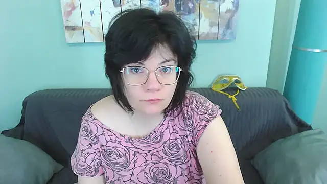 Snapshot of EverlyRays chatting on February 14, 7:49 am EverlyRays online show from February 14, 7:49 am