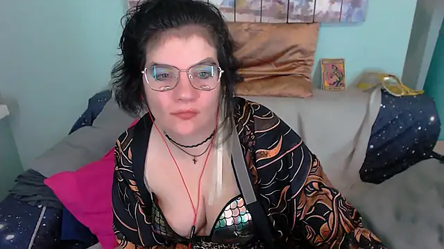 Snapshot of EverlyRays chatting on November 11, 2:12 pm EverlyRays online show from November 11, 2:12 pm