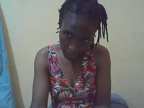 Snapshot of Smillie_prety chatting on November 14, 1:15 pm Smillie prety online show from November 14, 1:15 pm