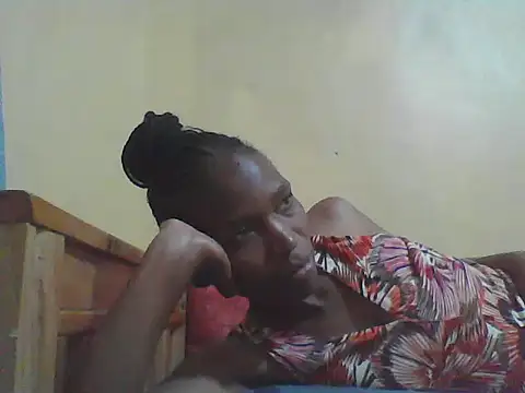 Snapshot of Smillie_prety chatting on June 3, 2:33 pm Smillie prety online show from June 3, 2:33 pm
