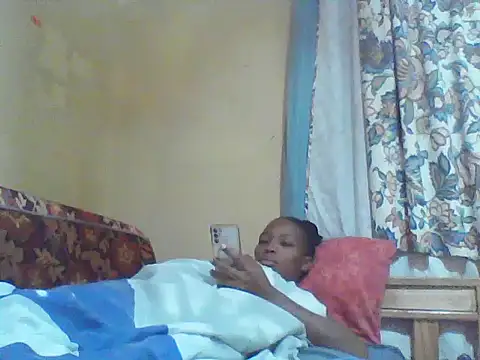 Snapshot of Smillie_prety chatting on June 20, 3:33 am Smillie prety online show from June 20, 3:33 am