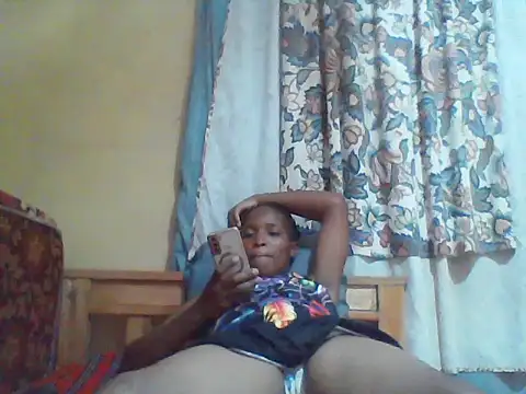 Snapshot of Smillie_prety chatting on July 6, 2:02 pm Smillie prety online show from July 6, 2:02 pm