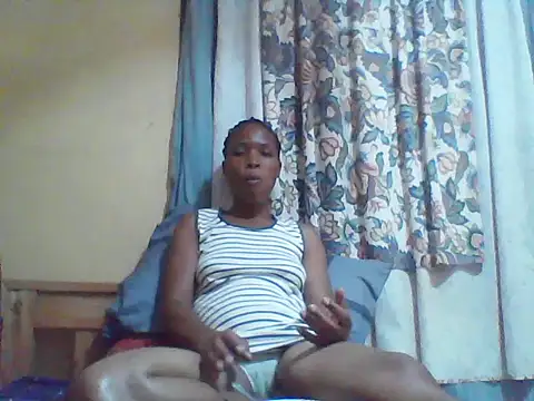 Snapshot of Smillie_prety chatting on July 8, 5:24 pm Smillie prety online show from July 8, 5:24 pm