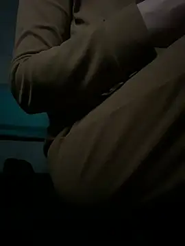 AlisaaRose online show from February 19, 5:37 am