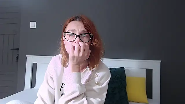 Snapshot of AugustStormS chatting on September 17, 6:32 pm AugustStormS online show from September 17, 6:32 pm