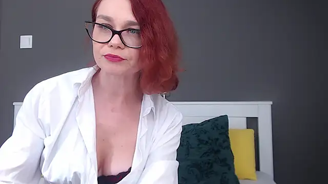 Snapshot of AugustStormS chatting on January 8, 2:06 am AugustStormS online show from January 8, 2:06 am