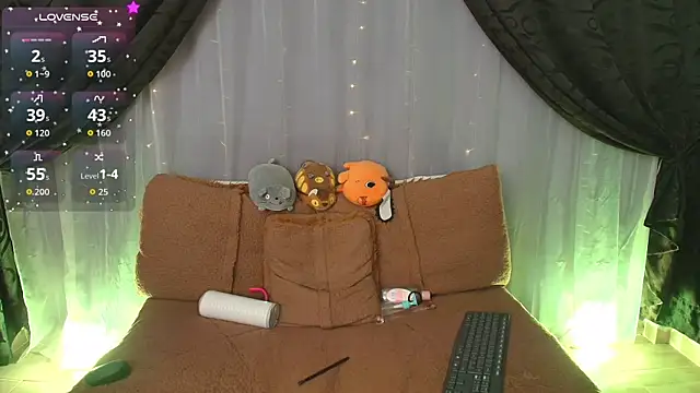 Snapshot of _Little_sophie__ chatting on June 21, 9:20 pm Little sophie online show from June 21, 9:20 pm