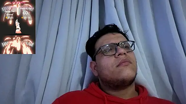 Snapshot of batman2433 chatting on October 30, 12:31 am batman2433 online show from October 30, 12:31 am