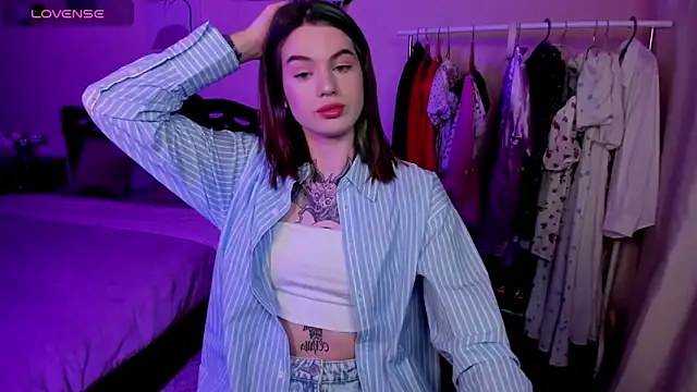 Snapshot of NikkieKatty chatting on March 19, 5:06 pm NikkieKatty online show from March 19, 5:06 pm