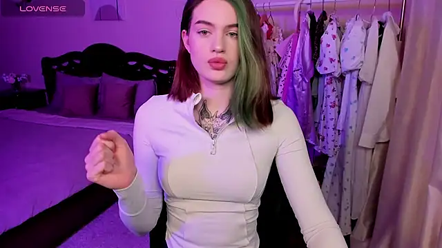 Snapshot of NikkieKatty chatting on March 11, 5:02 pm NikkieKatty online show from March 11, 5:02 pm