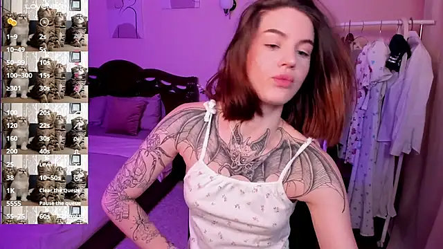 Snapshot of NikkieKatty chatting on February 9, 5:01 pm NikkieKatty online show from February 9, 5:01 pm