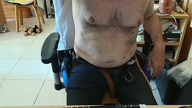 Snapshot of angelgarcia269 chatting on February 21, 12:51 pm angelgarcia269 online show from February 21, 12:51 pm