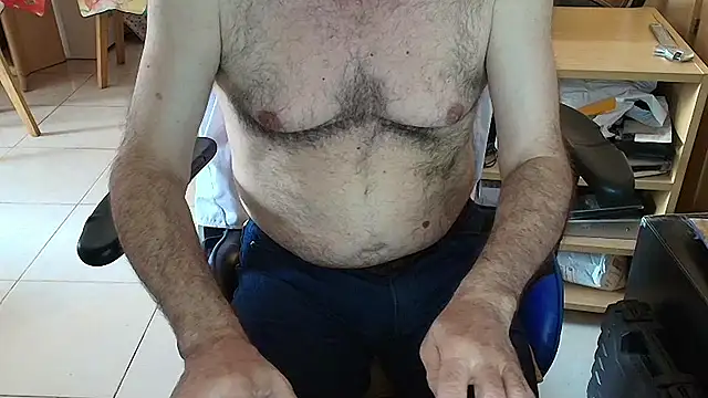 Snapshot of angelgarcia269 chatting on January 9, 12:01 pm angelgarcia269 online show from January 9, 12:01 pm