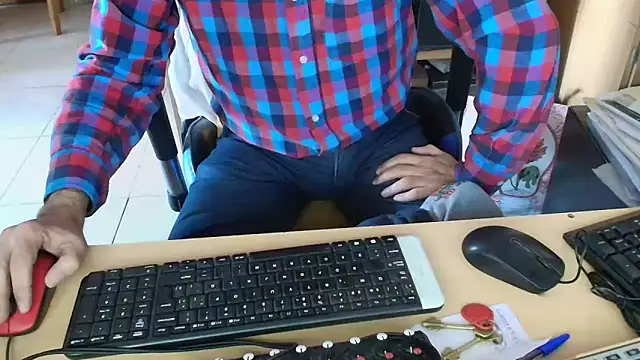Snapshot of angelgarcia269 chatting on June 11, 5:43 pm angelgarcia269 online show from June 11, 5:43 pm