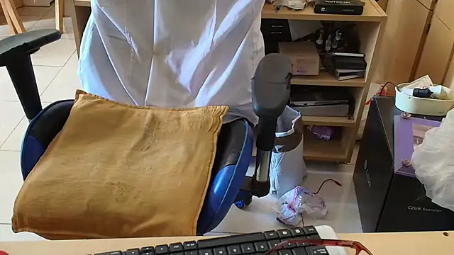 Snapshot of angelgarcia269 chatting on December 16, 11:58 am angelgarcia269 online show from December 16, 11:58 am