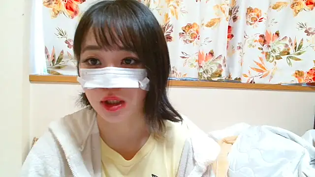 liliyRiSAcha-n online show from March 11, 7:46 am