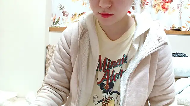 Snapshot of liliyRiSAcha-n chatting on January 6, 8:07 am liliyRiSAcha-n online show from January 6, 8:07 am