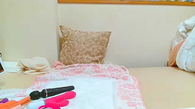 liliyRiSAcha-n online show from May 2, 7:35 am