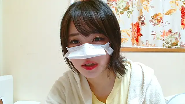 liliyRiSAcha-n online show from May 3, 7:02 am