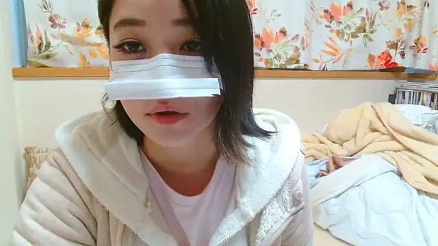 Snapshot of liliyRiSAcha-n chatting on January 13, 6:06 am liliyRiSAcha-n online show from January 13, 6:06 am