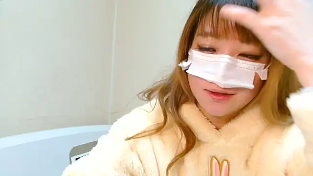 liliyRiSAcha-n online show from January 14, 1:49 pm