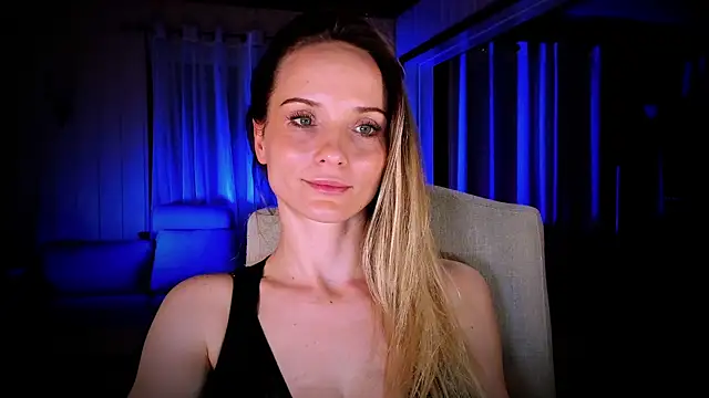 Snapshot of Louise-dance chatting on January 12, 4:00 am Louise-dance online show from January 12, 4:00 am