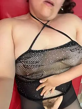 Snapshot of Taisia_W chatting on June 6, 3:06 pm Taisia W online show from June 6, 3:06 pm