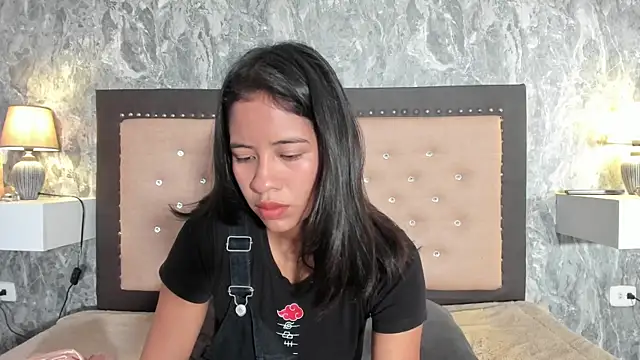 JuliKim  online show from February 9, 12:36 pm