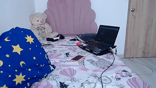 lady hot2xx online show from March 10, 4:11 pm