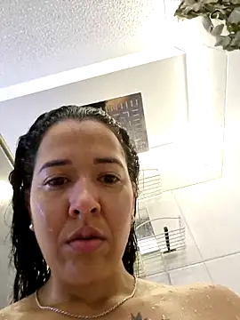 Snapshot of lady_hot2xx chatting on November 22, 2:49 pm lady hot2xx online show from November 22, 2:49 pm