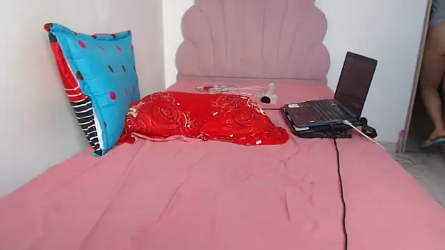 Snapshot of lady_hot2xx chatting on September 26, 3:52 pm lady hot2xx online show from September 26, 3:52 pm