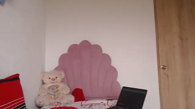 Snapshot of lady_hot2xx chatting on October 25, 4:18 pm lady hot2xx online show from October 25, 4:18 pm